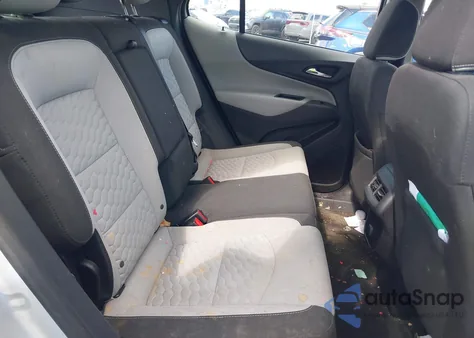 2018 Chevrolet Equinox Ls z USA, uszkodzony, nr VIN 2GNAXREV2J6152855